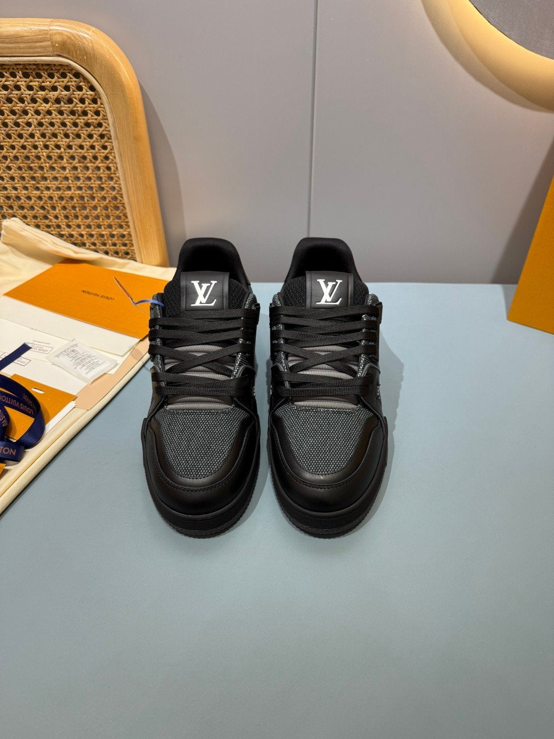 Sneakers Trainer 'Noir Mat Patch' — vue 18