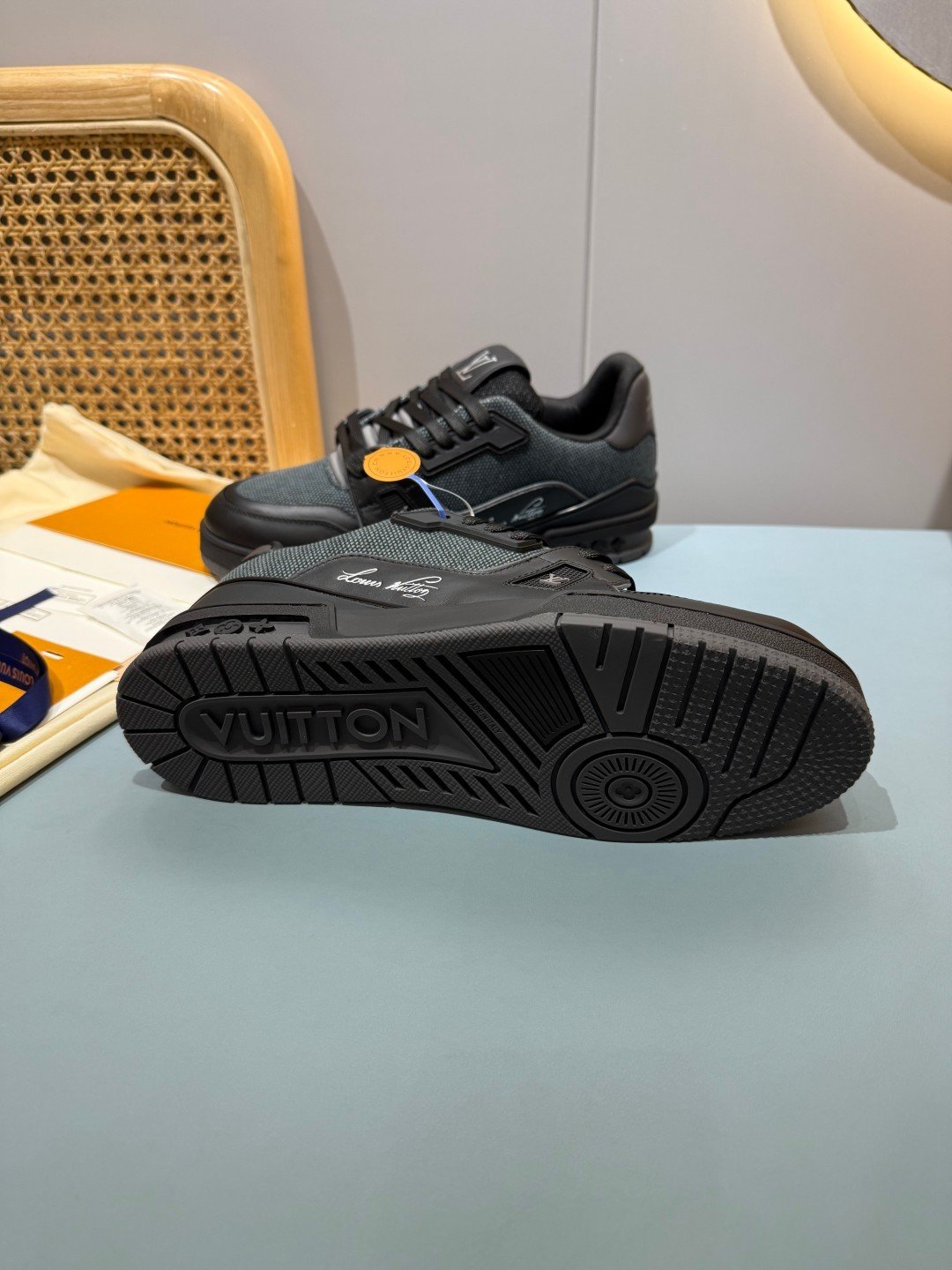Sneakers Trainer 'Noir Mat Patch' — vue 19