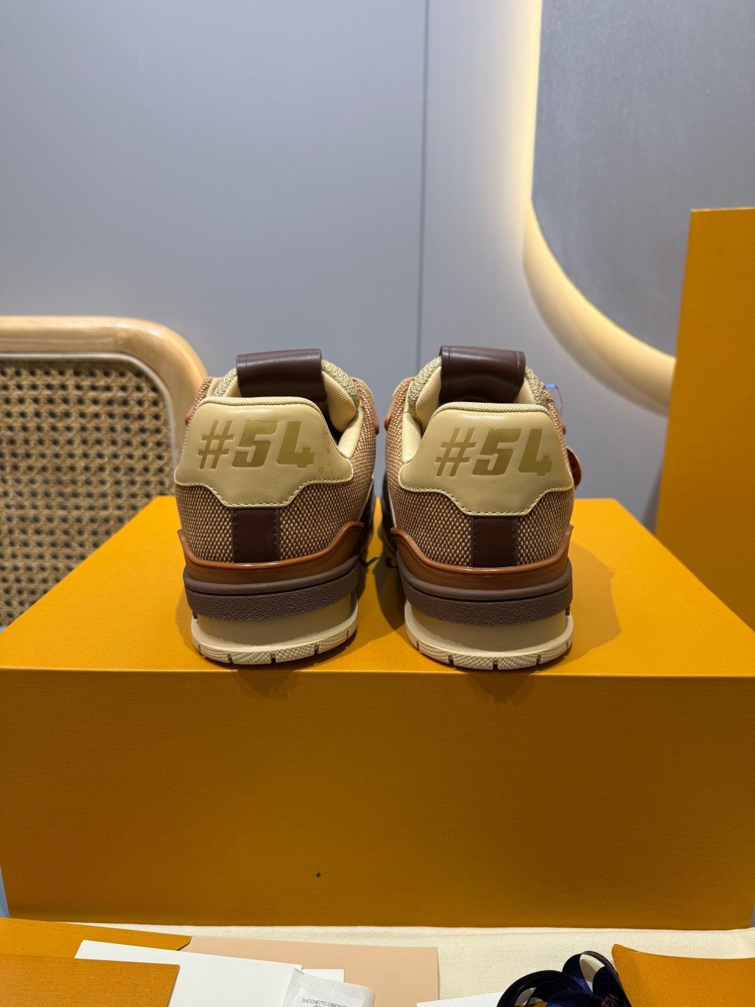 Sneakers Trainer 'Marron Patch' — vue 2