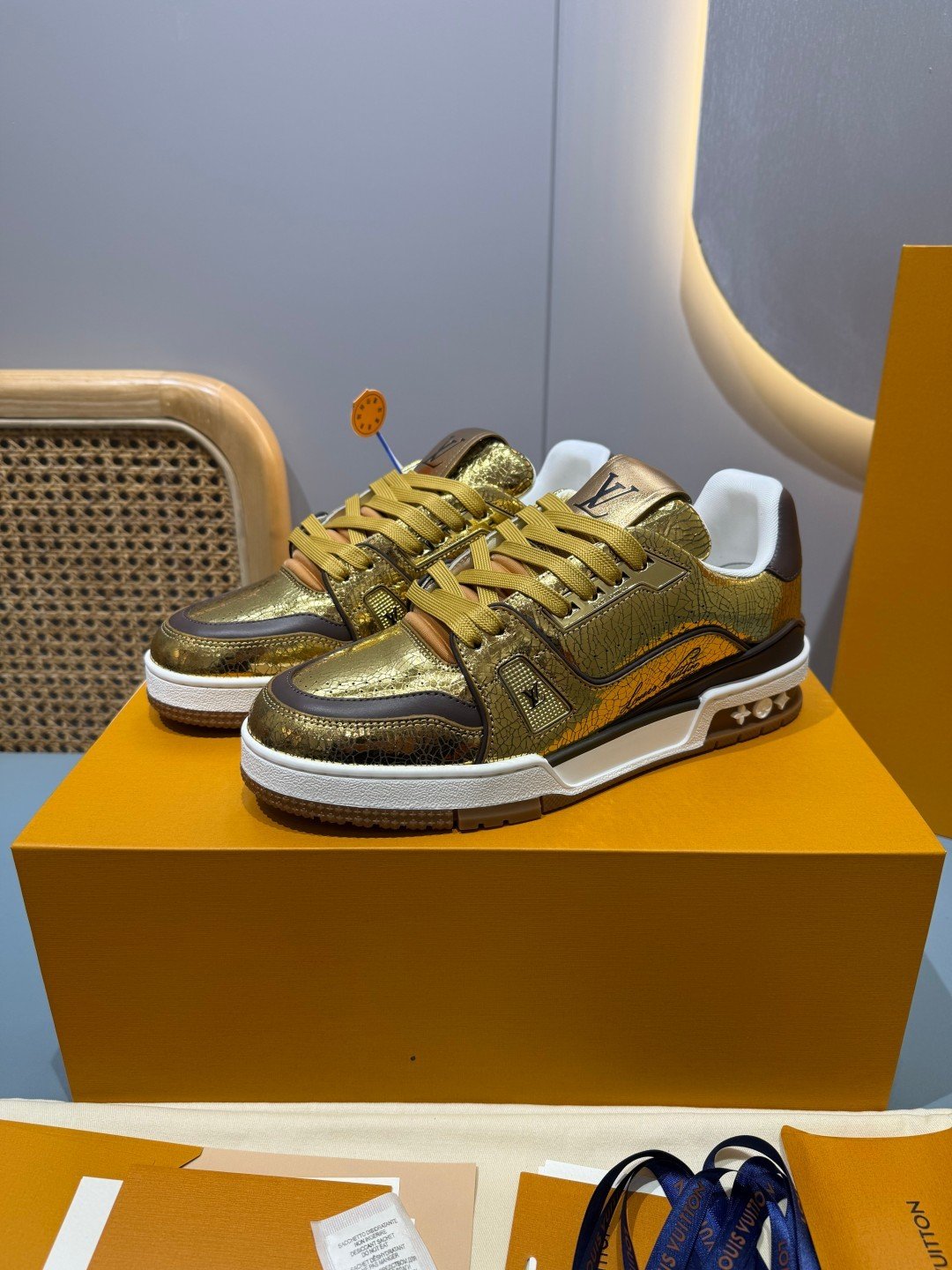 Sneakers Trainer 'Or Métallisé' — vue 3