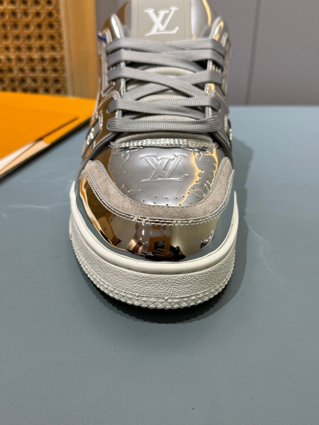 Sneakers Trainer 'Gris Métallisé' — vue 9