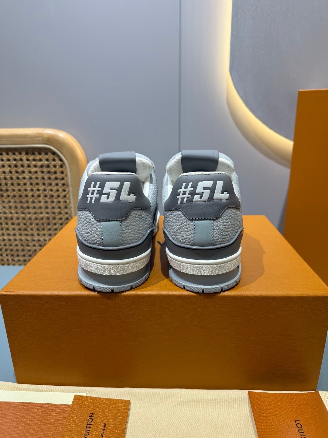 Sneakers Trainer 'Blanc Gris Orange' — vue 2
