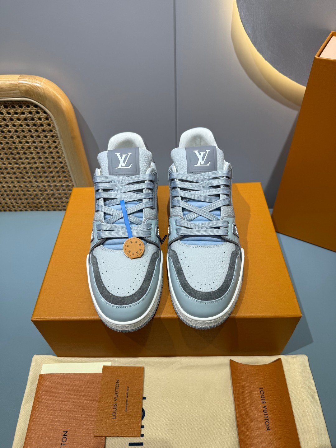 Sneakers Trainer 'Blanc Gris Orange' — vue 4
