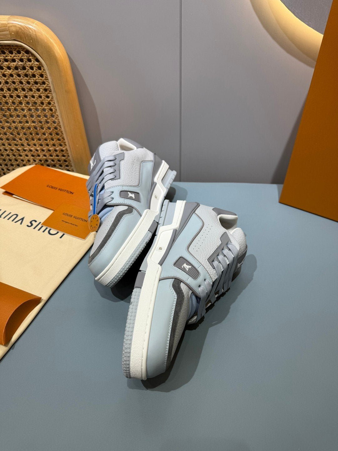 Sneakers Trainer 'Blanc Gris Orange' — vue 14
