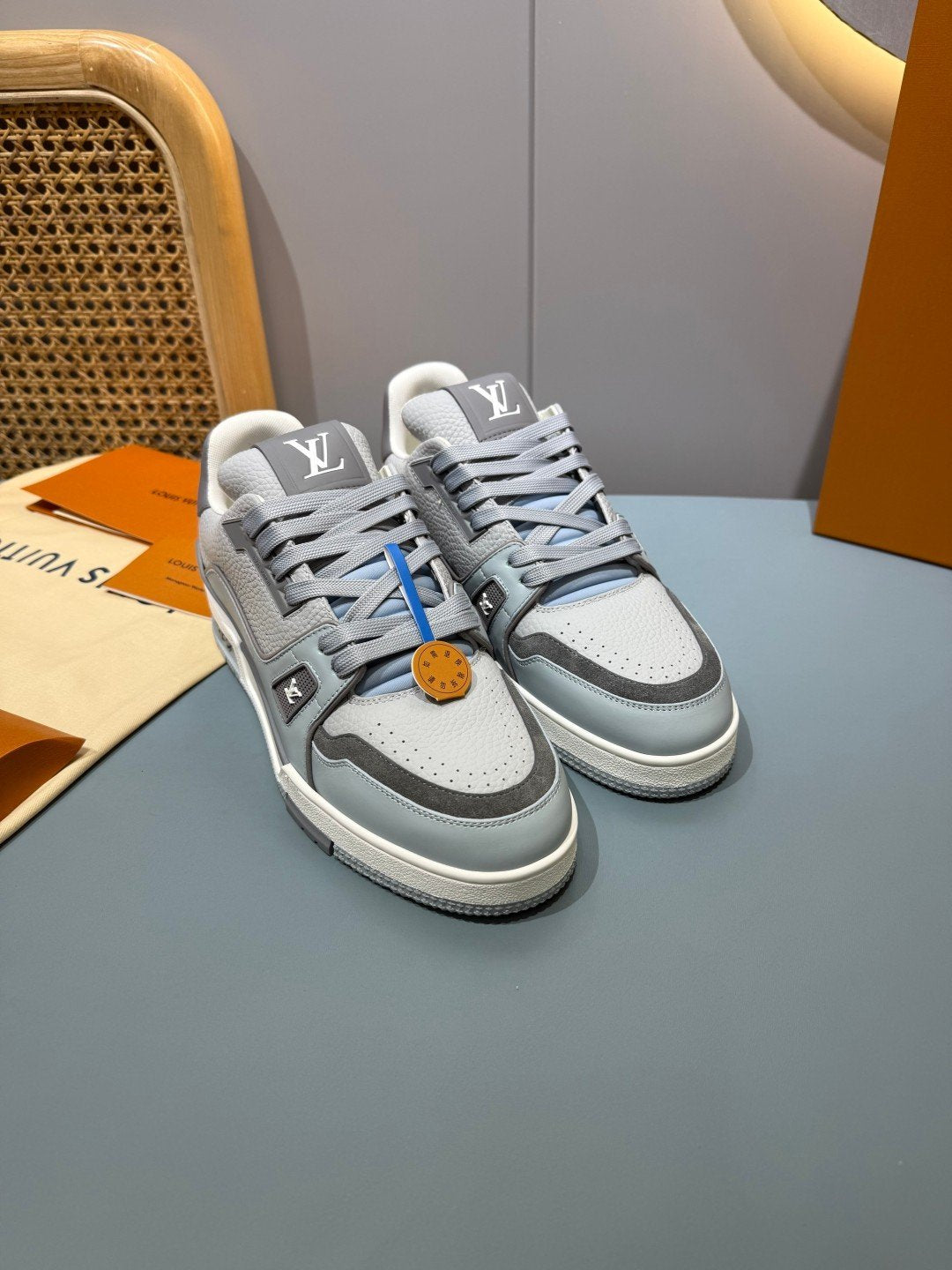 Sneakers Trainer 'Blanc Gris Orange' — vue 16