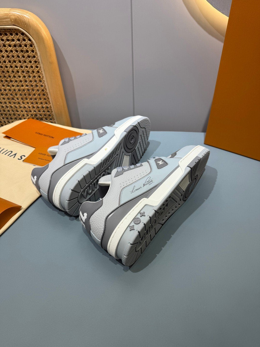 Sneakers Trainer 'Blanc Gris Orange' — vue 22