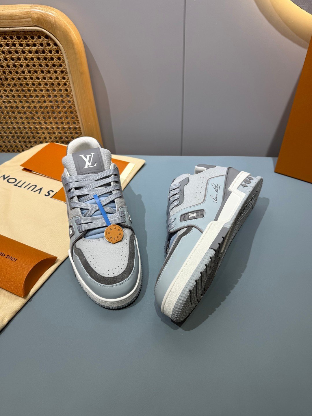 Sneakers Trainer 'Blanc Gris Orange' — vue 25