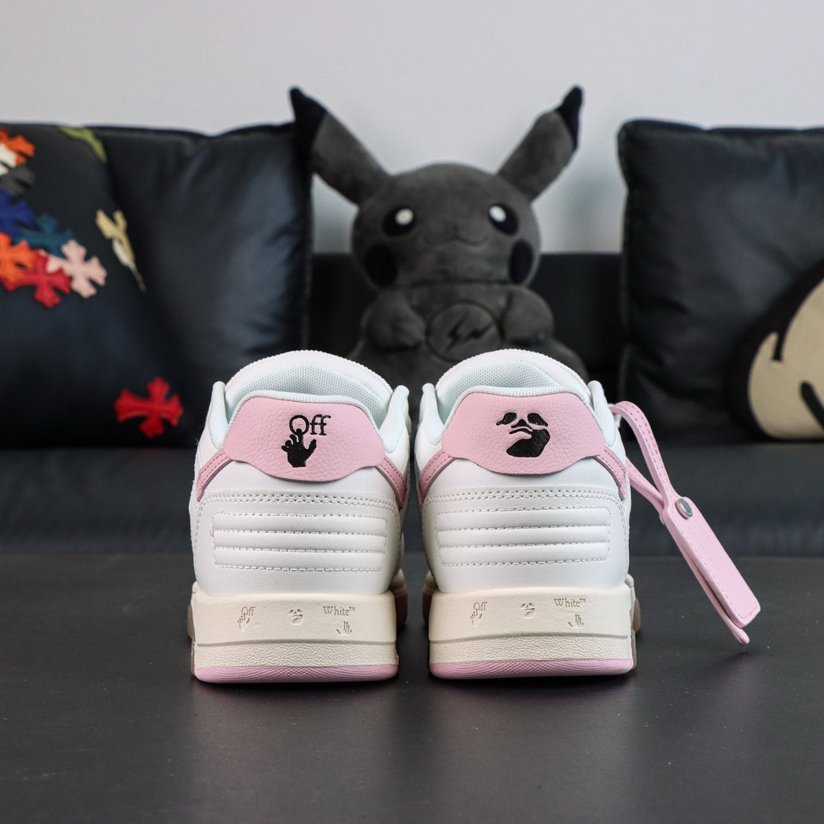Off-White Out Of Office 'Blanc Rose' — vue 19