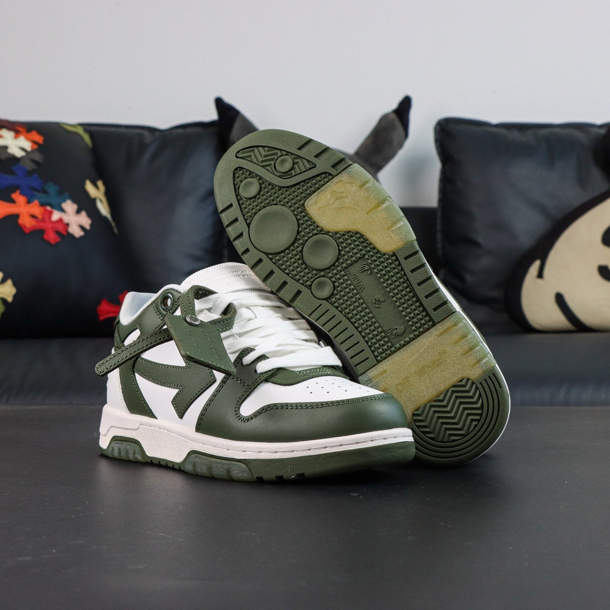 Off-White Out Of Office 'Blanc Kaki' — vue 17