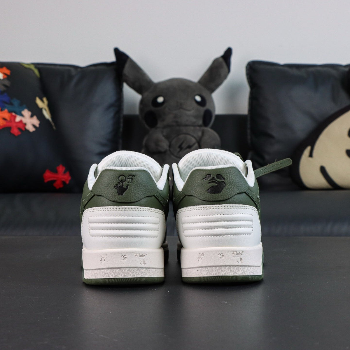 Off-White Out Of Office 'Blanc Kaki' — vue 18