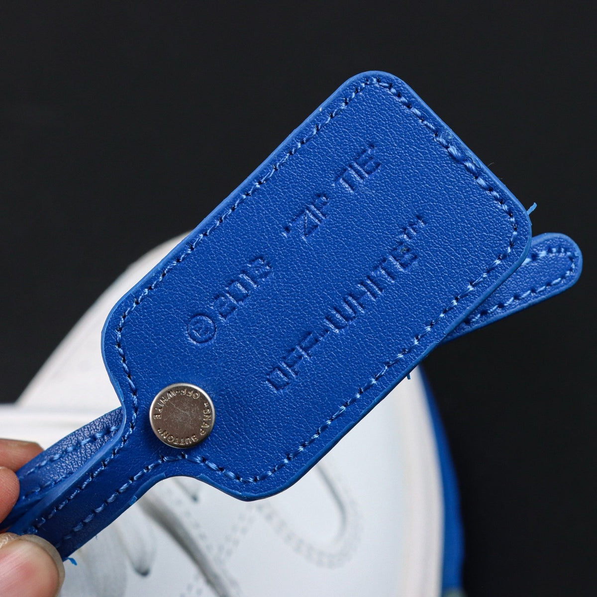Off-White Out Of Office 'Blanc Bleu Roi' — vue 3
