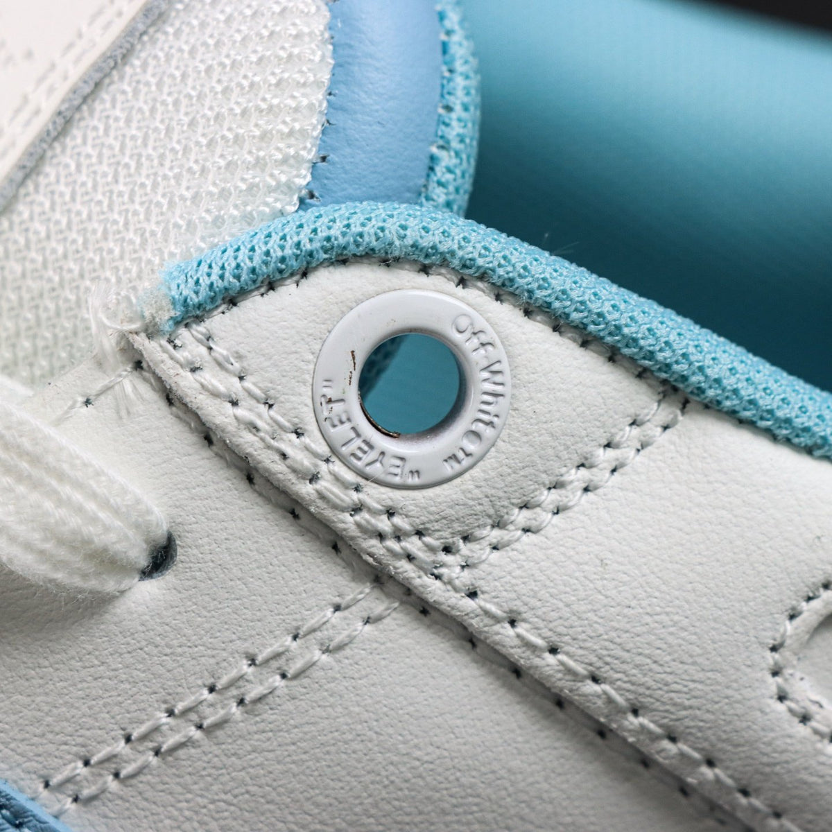 Off-White Out Of Office 'Blanc Bleu Glacier' — vue 2