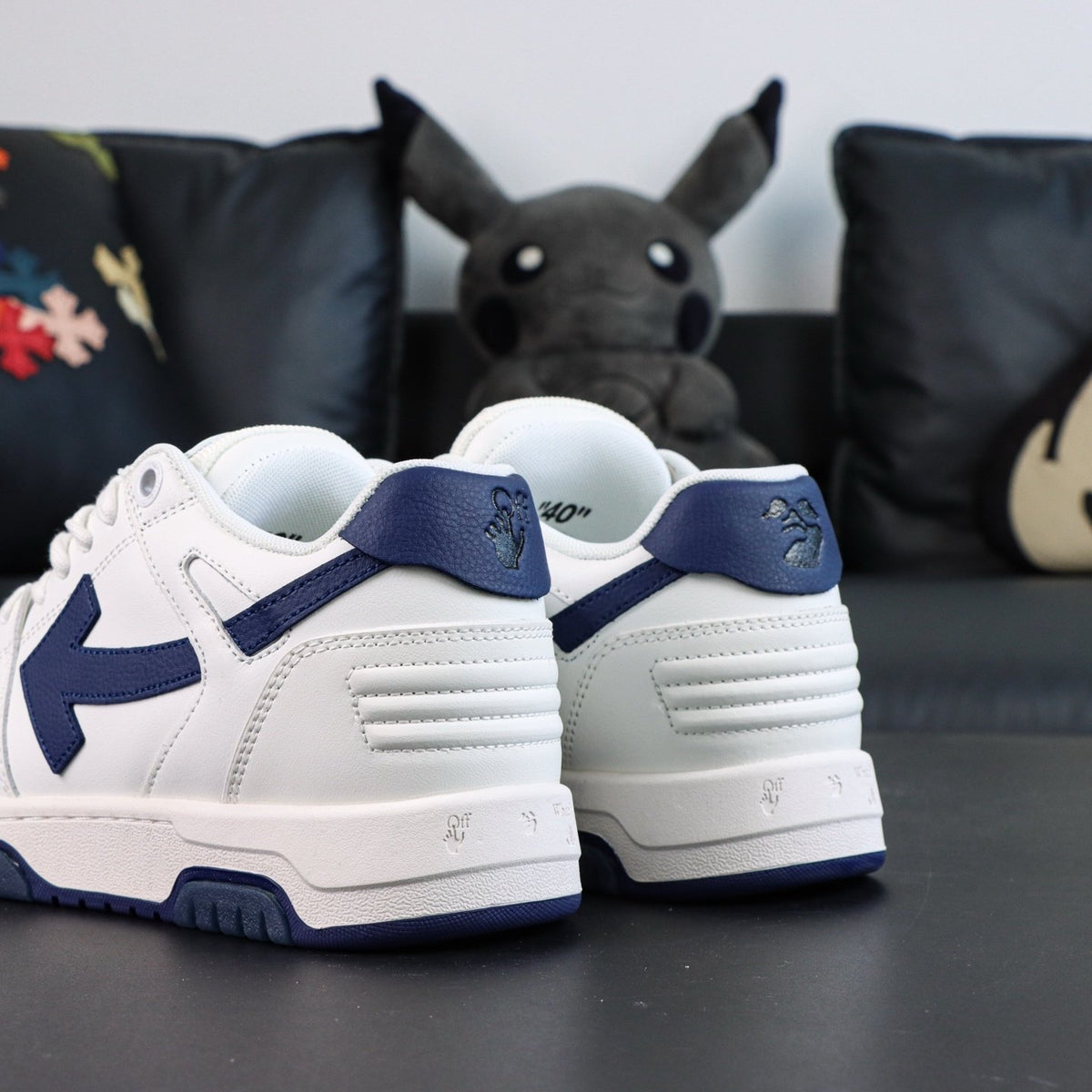 Off-White Out Of Office 'Blanc Bleu Nuit' — vue 15
