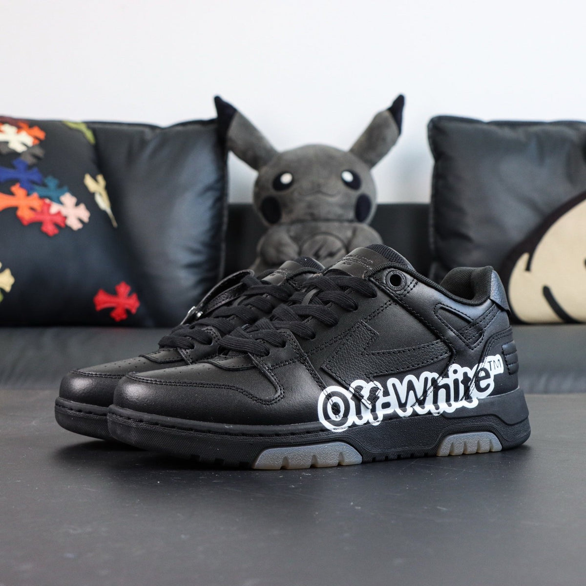 Off-White Out Of Office 'Noir Logo'
