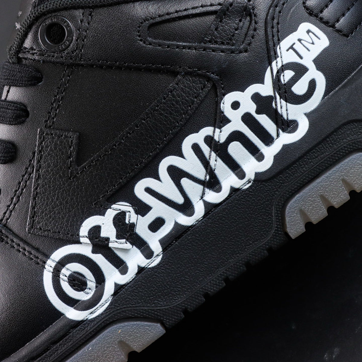 Off-White Out Of Office 'Noir Logo' — vue 8