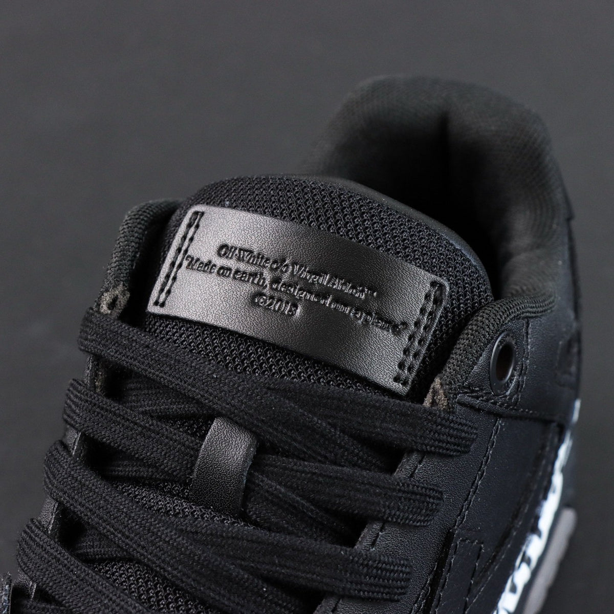 Off-White Out Of Office 'Noir Logo' — vue 9
