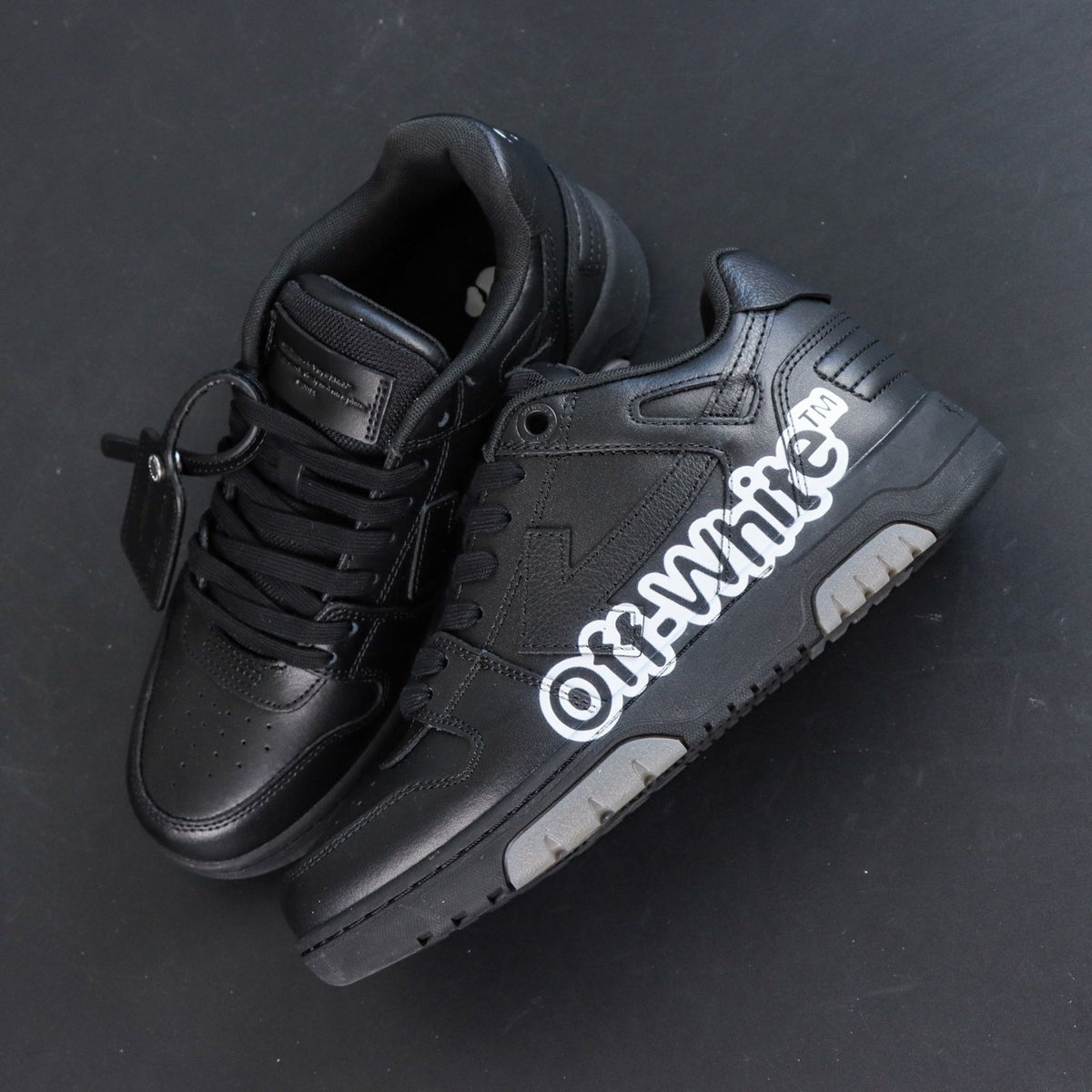 Off-White Out Of Office 'Noir Logo' — vue 11