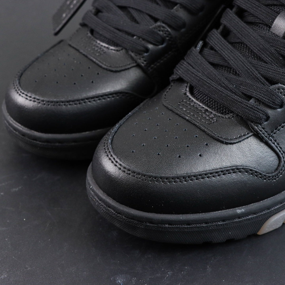 Off-White Out Of Office 'Noir Logo' — vue 13