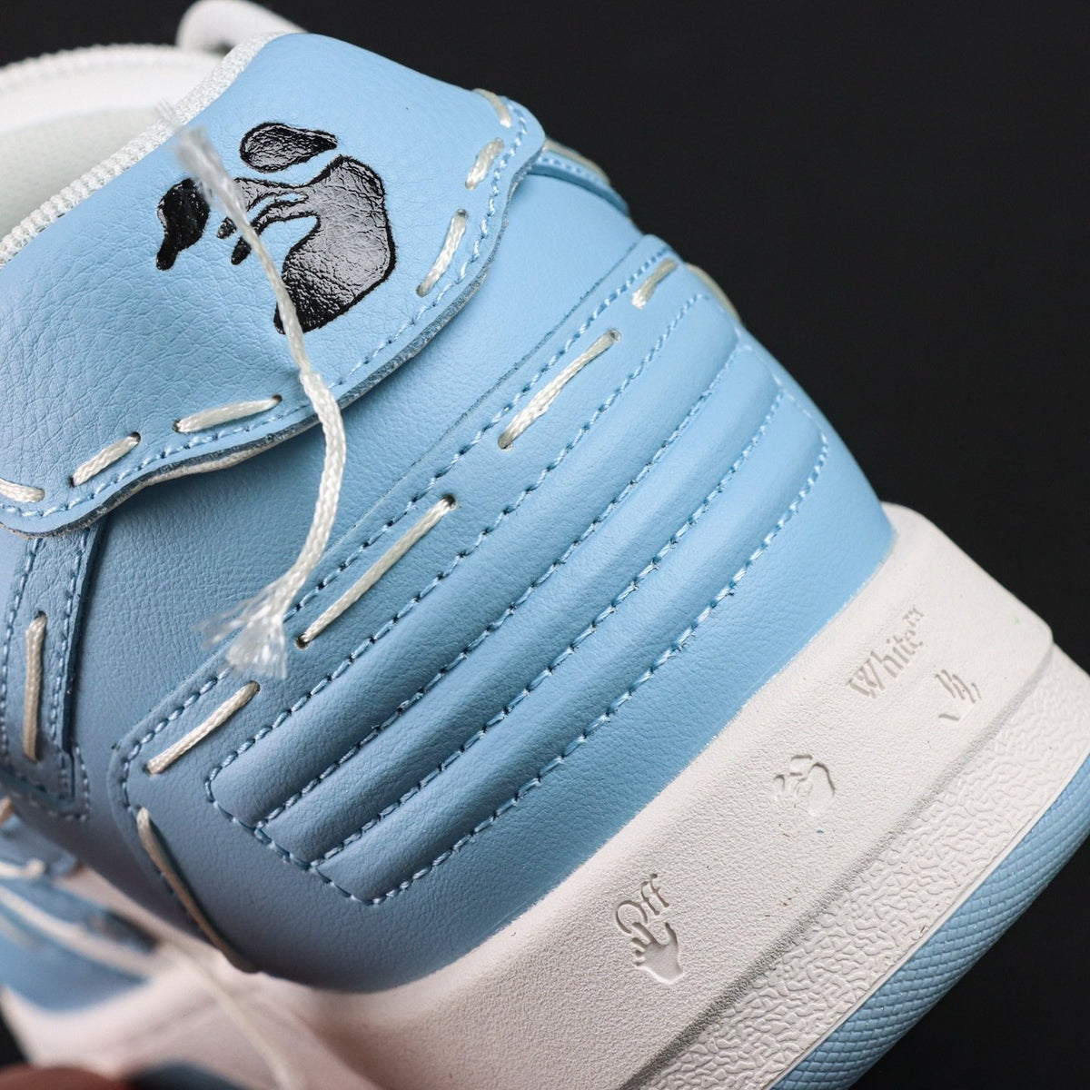 Off-White Out Of Office 'Bleu Ciel Pastel' — vue 2