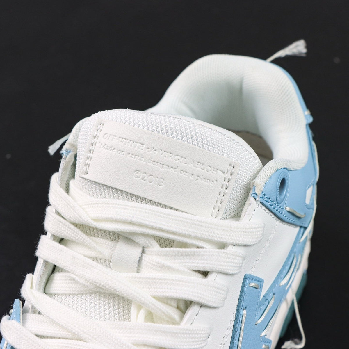 Off-White Out Of Office 'Bleu Ciel Pastel' — vue 9