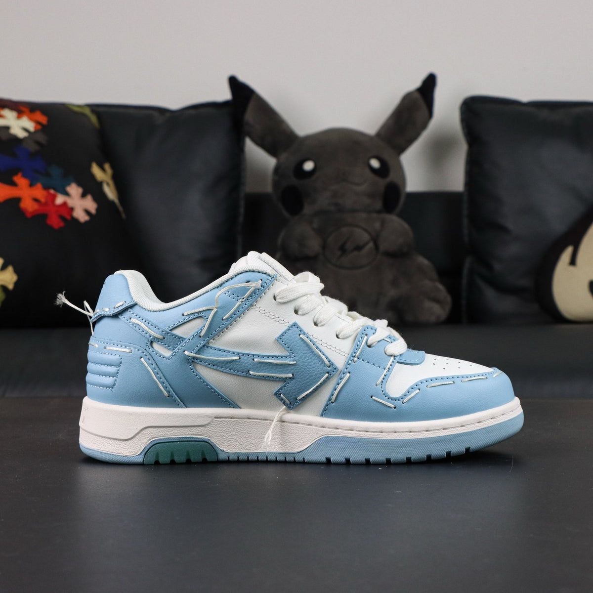 Off-White Out Of Office 'Bleu Ciel Pastel' — vue 14