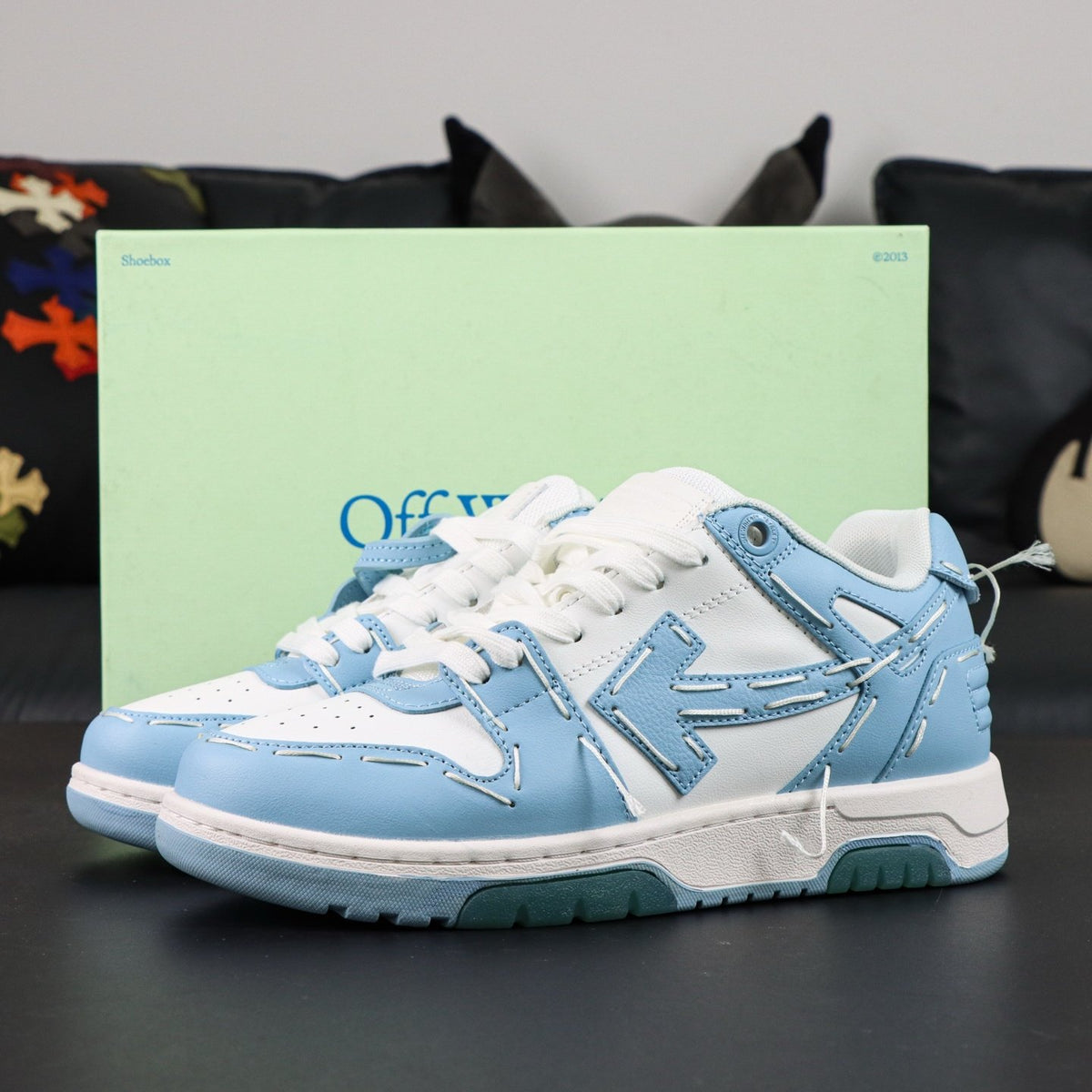 Off-White Out Of Office 'Bleu Ciel Pastel' — vue 16