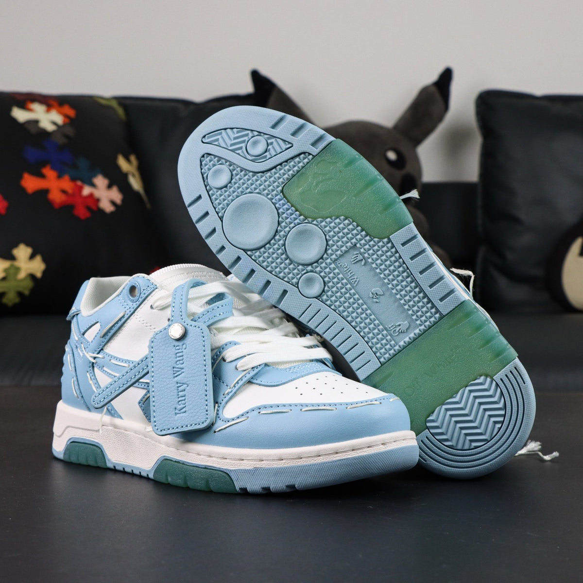 Off-White Out Of Office 'Bleu Ciel Pastel' — vue 17