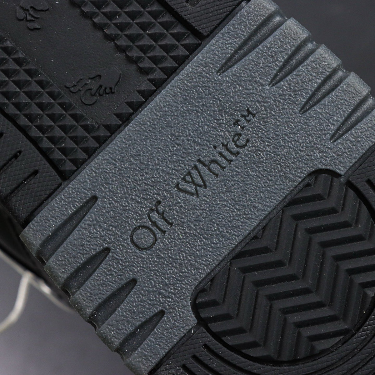 Off-White Out Of Office 'Noir Graphique' — vue 6