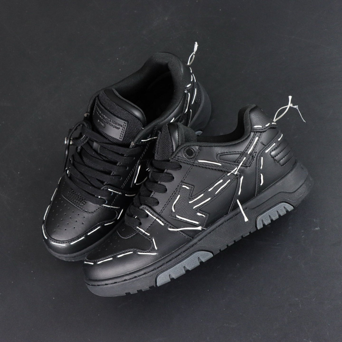 Off-White Out Of Office 'Noir Graphique' — vue 11