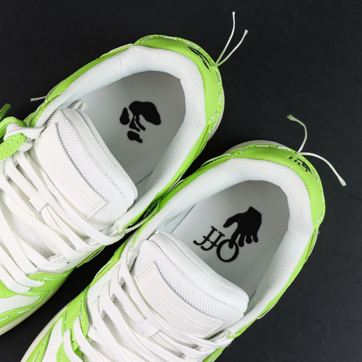 Off-White Out Of Office 'Vert Fluo' — vue 12