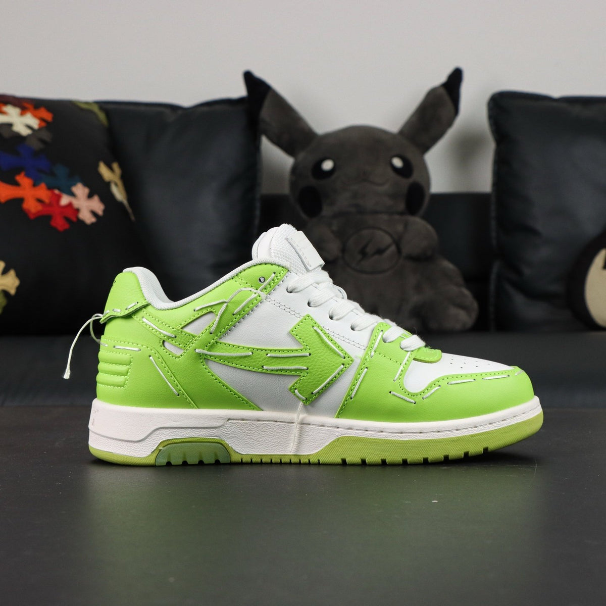 Off-White Out Of Office 'Vert Fluo' — vue 14