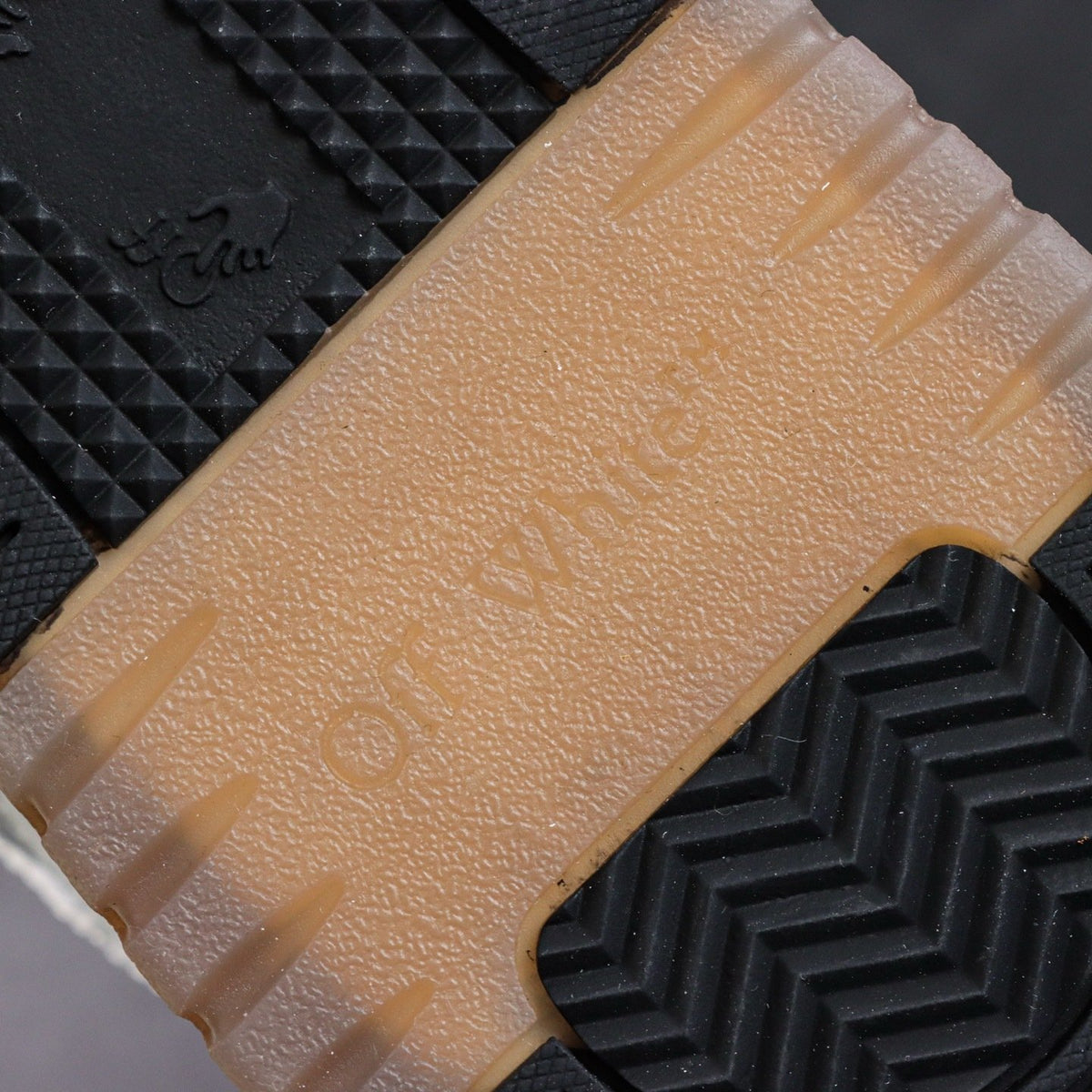 Off-White Out Of Office 'Blanc Noir Logo' — vue 4