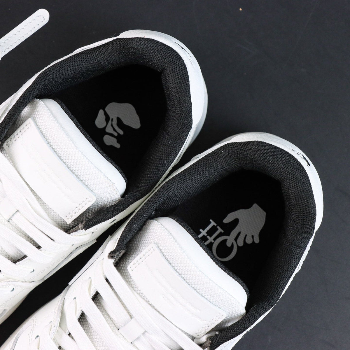Off-White Out Of Office 'Blanc Noir Logo' — vue 12