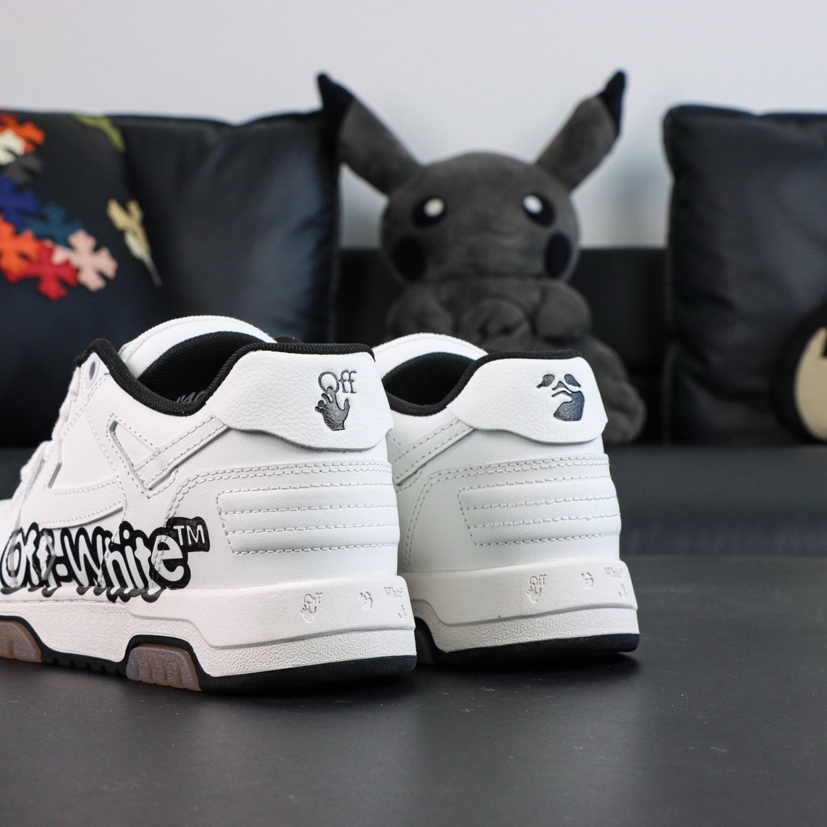 Off-White Out Of Office 'Blanc Noir Logo' — vue 14
