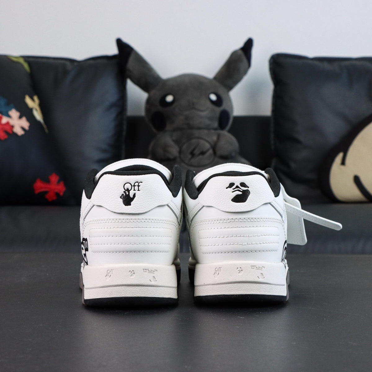 Off-White Out Of Office 'Blanc Noir Logo' — vue 18