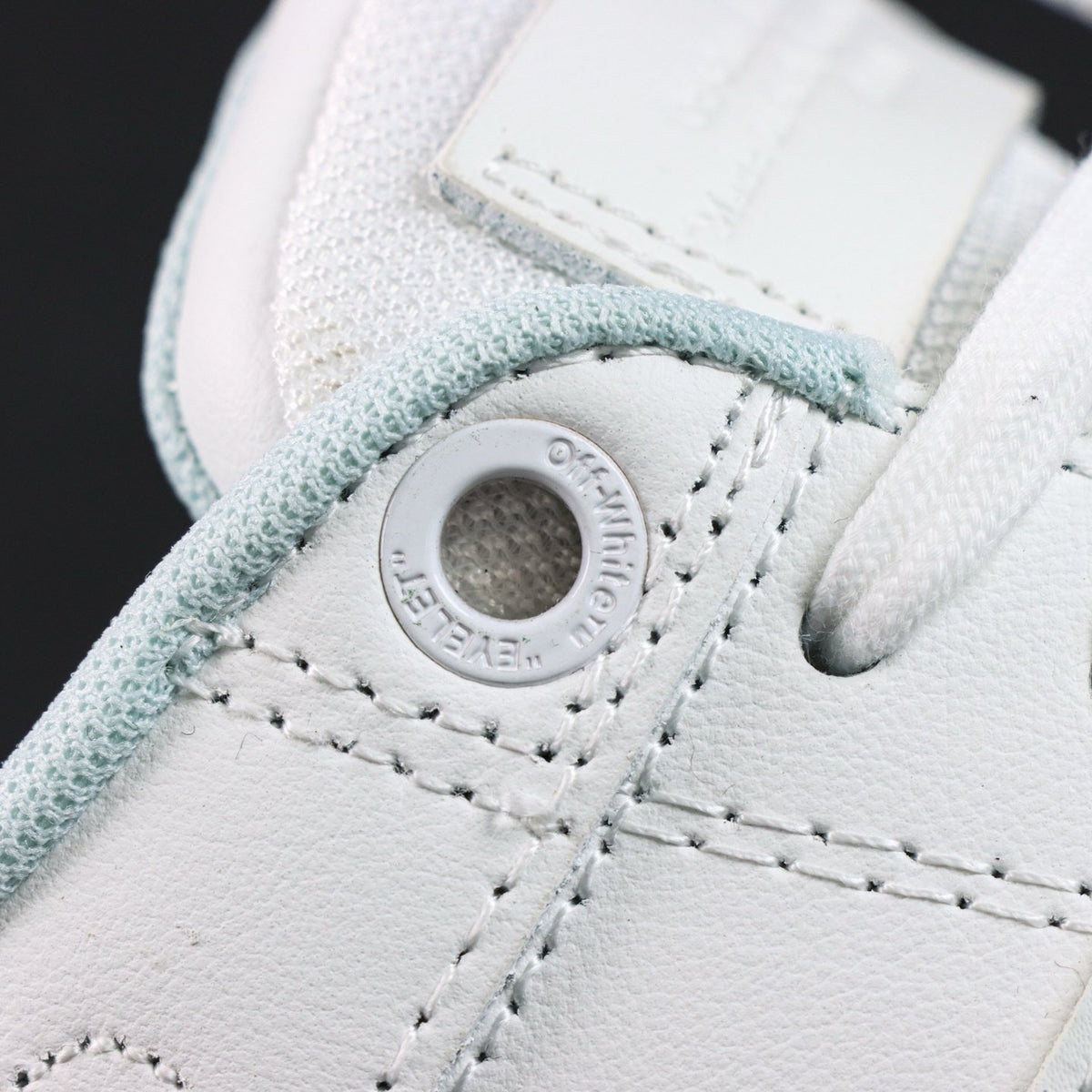 Off-White Out Of Office 'Blanc For Walking' — vue 2