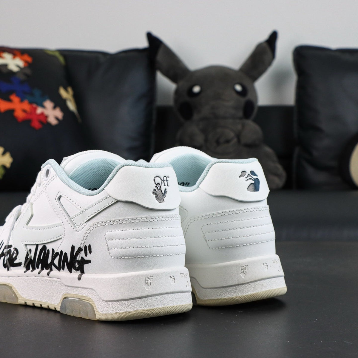 Off-White Out Of Office 'Blanc For Walking' — vue 15