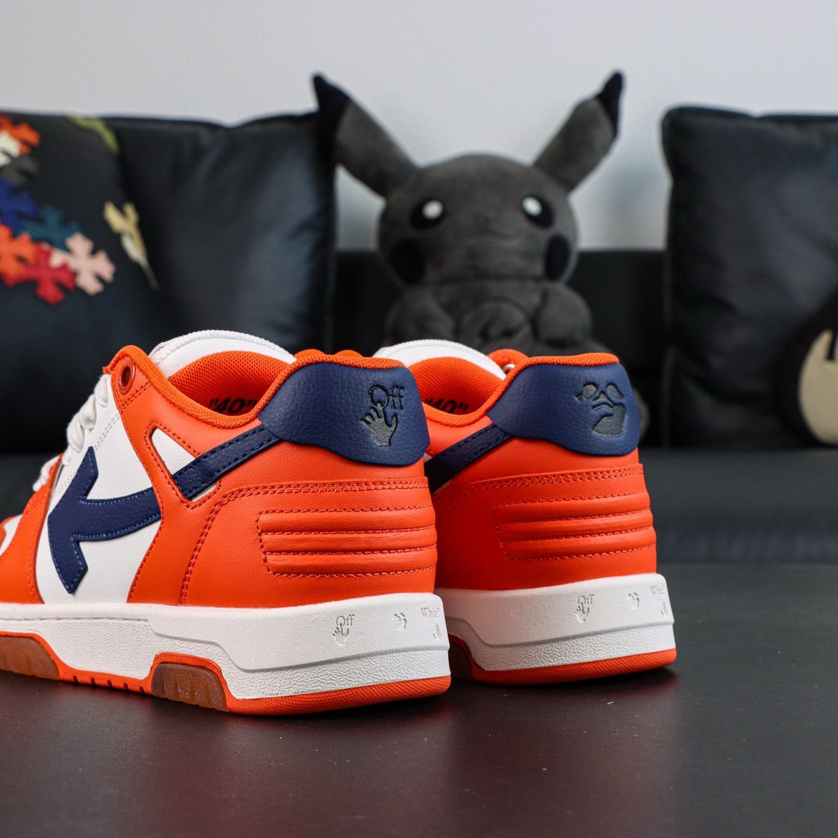 Off-White Out Of Office 'Orange Bleu Marine' — vue 15