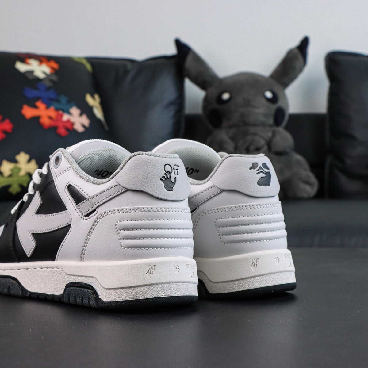 Off-White Out Of Office 'Blanc Noir Classique' — vue 15
