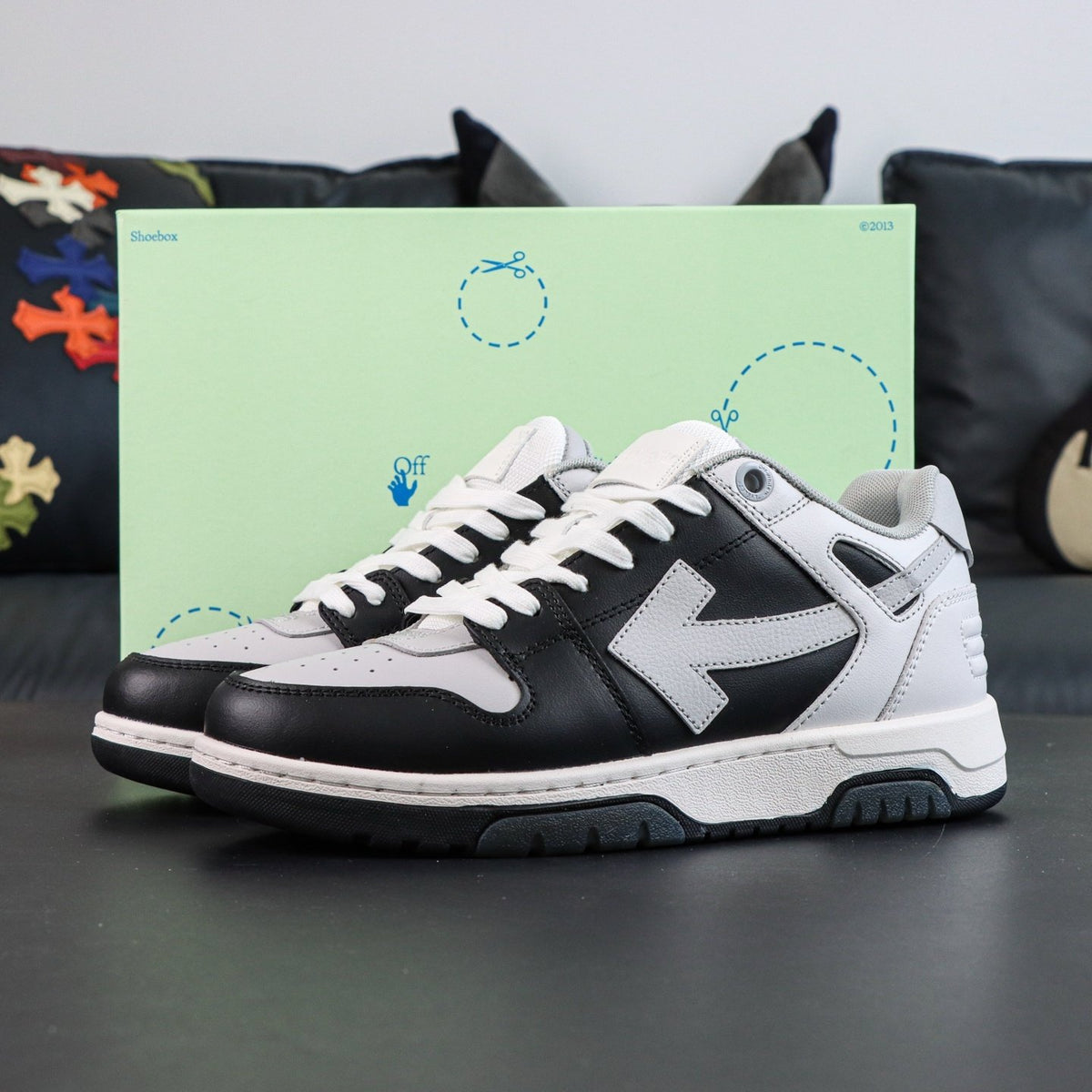 Off-White Out Of Office 'Blanc Noir Classique' — vue 16