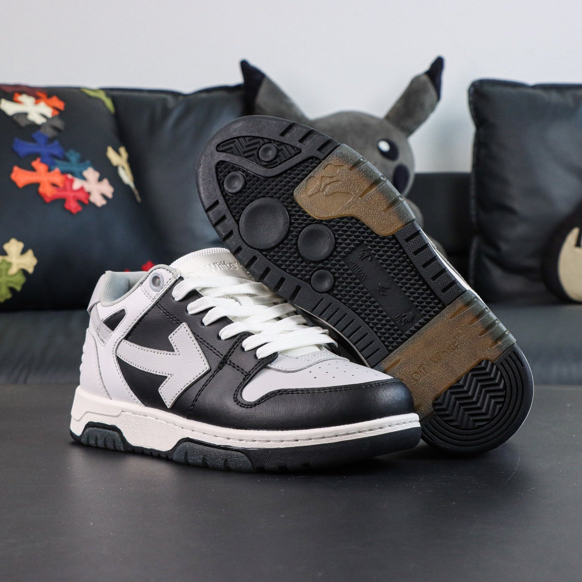 Off-White Out Of Office 'Blanc Noir Classique' — vue 17