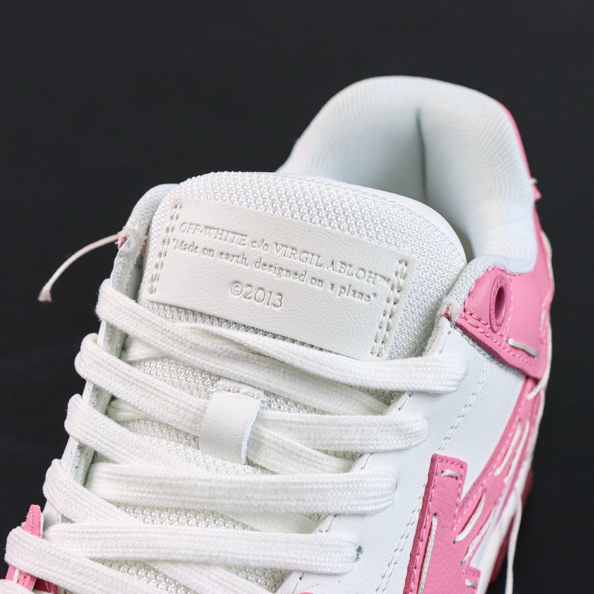 Off-White Out Of Office 'Rose Bonbon' — vue 9