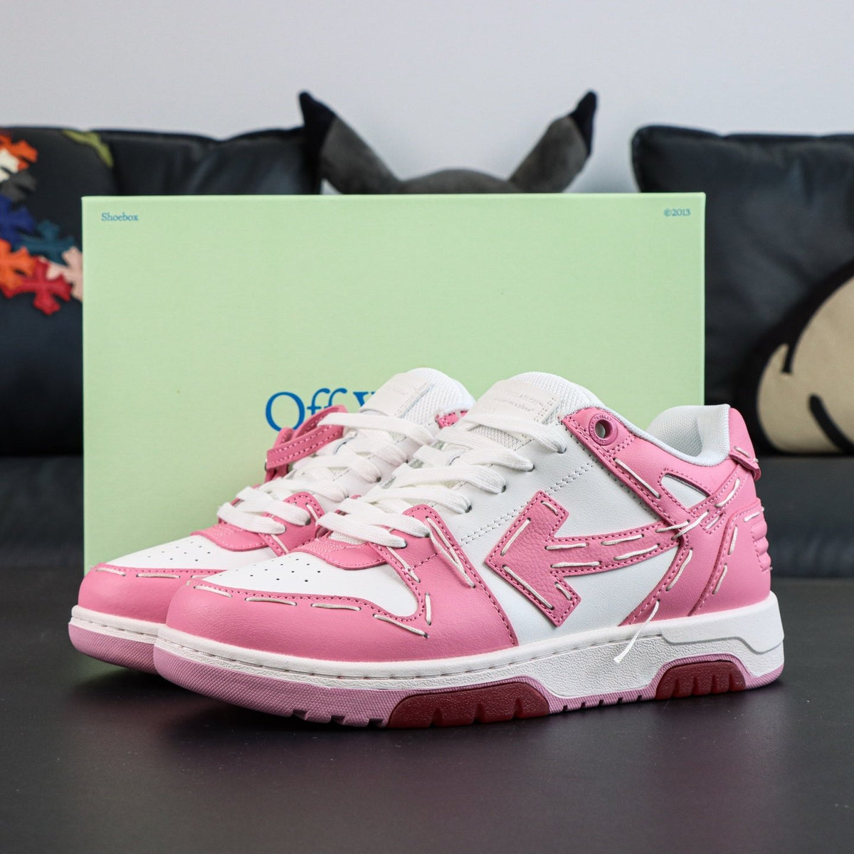 Off-White Out Of Office 'Rose Bonbon' — vue 16