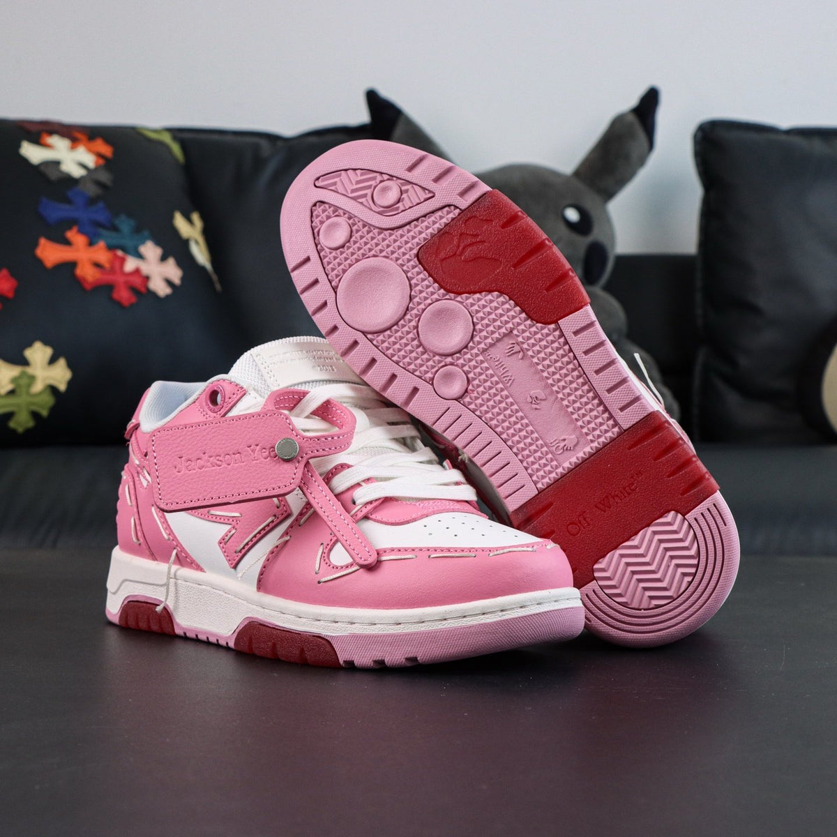 Off-White Out Of Office 'Rose Bonbon' — vue 17