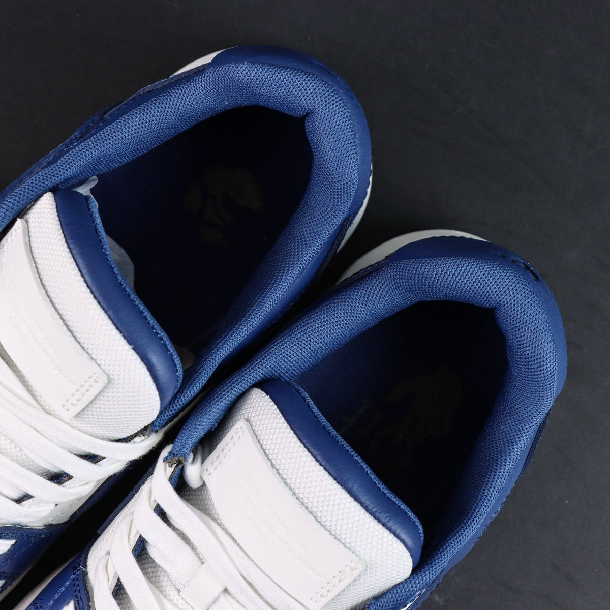 Off-White Out Of Office 'Bleu Marine' — vue 12