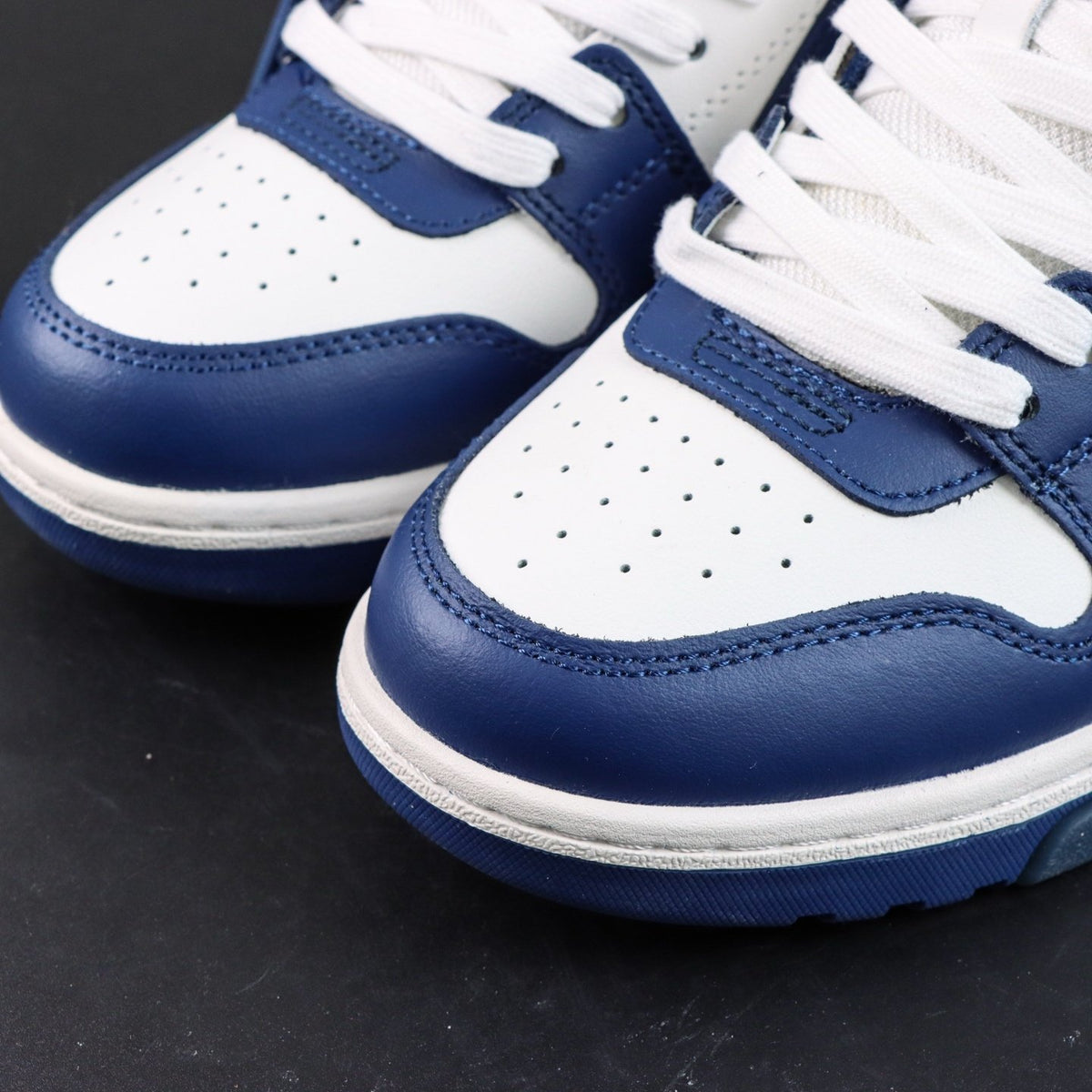 Off-White Out Of Office 'Bleu Marine' — vue 13
