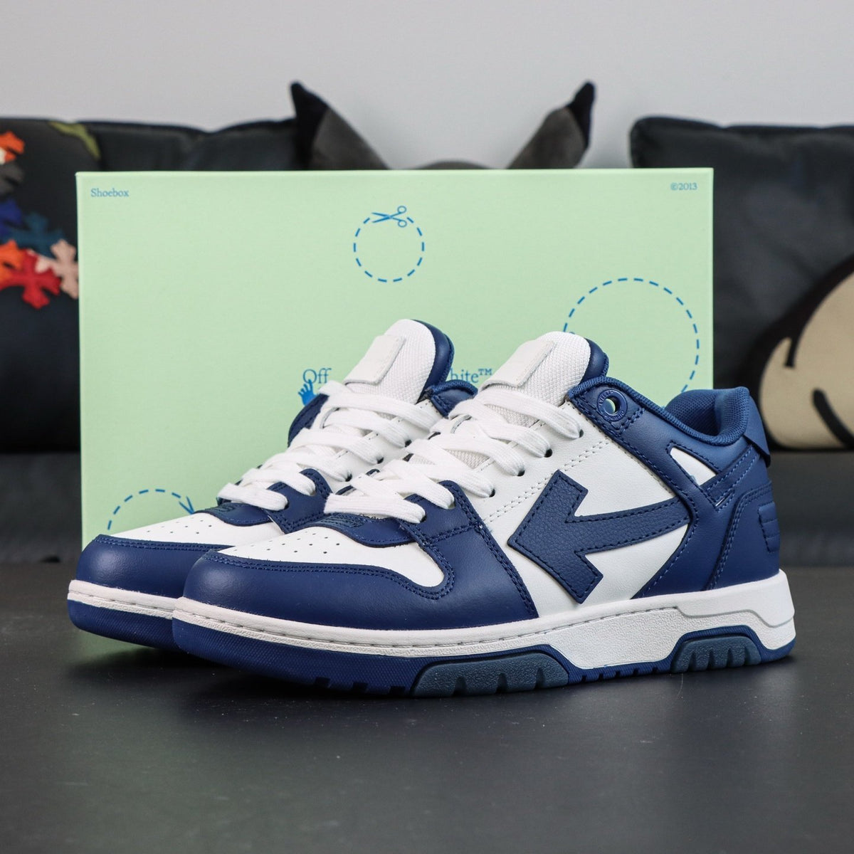Off-White Out Of Office 'Bleu Marine' — vue 16