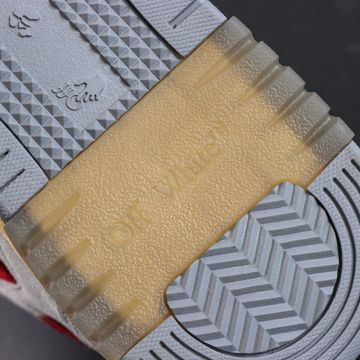Off-White Out Of Office 'Gris Rouge Jaune' — vue 7
