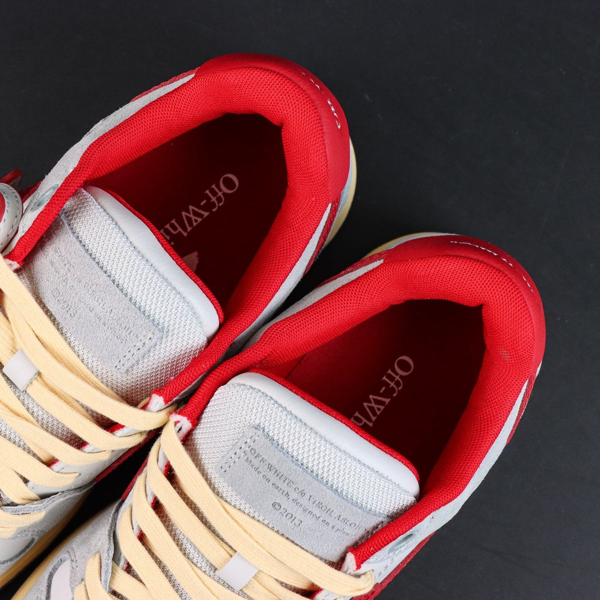 Off-White Out Of Office 'Gris Rouge Jaune' — vue 12
