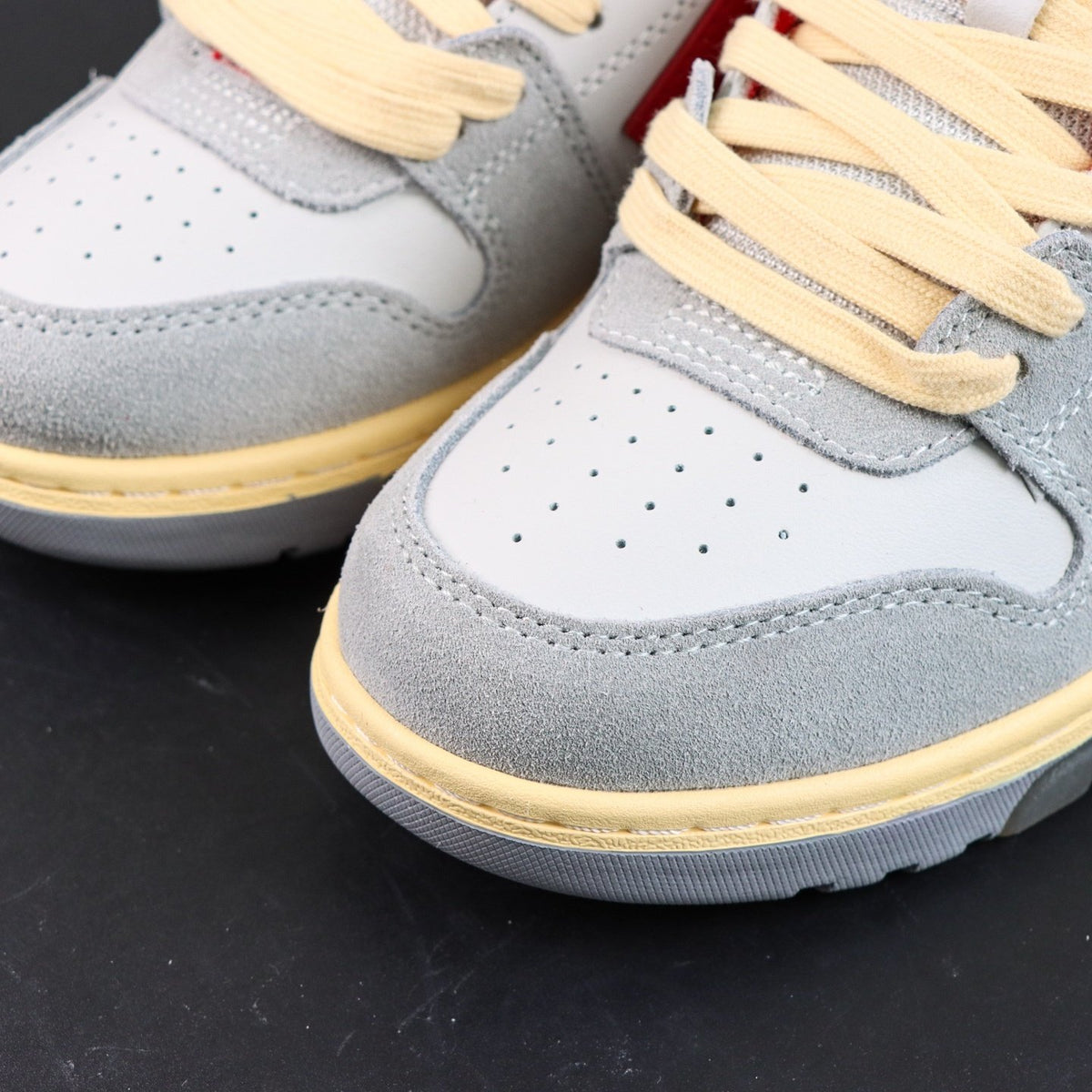 Off-White Out Of Office 'Gris Rouge Jaune' — vue 13